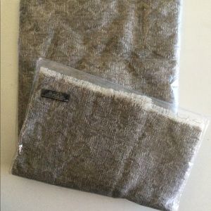 100% PURE Cashmere Scarf, Brand New, no tag. ❤️